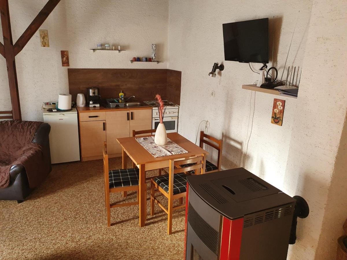 Apartmani Lovro Ogulin Bagian luar foto