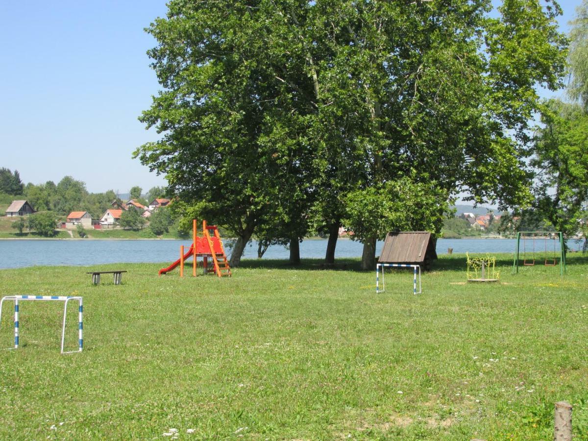 Apartmani Lovro Ogulin Bagian luar foto