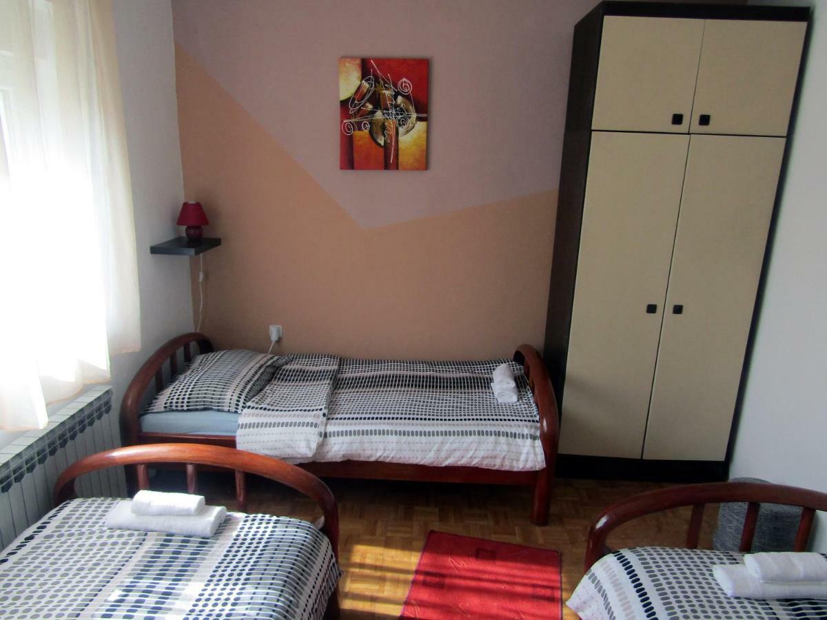 Apartmani Lovro Ogulin Bagian luar foto