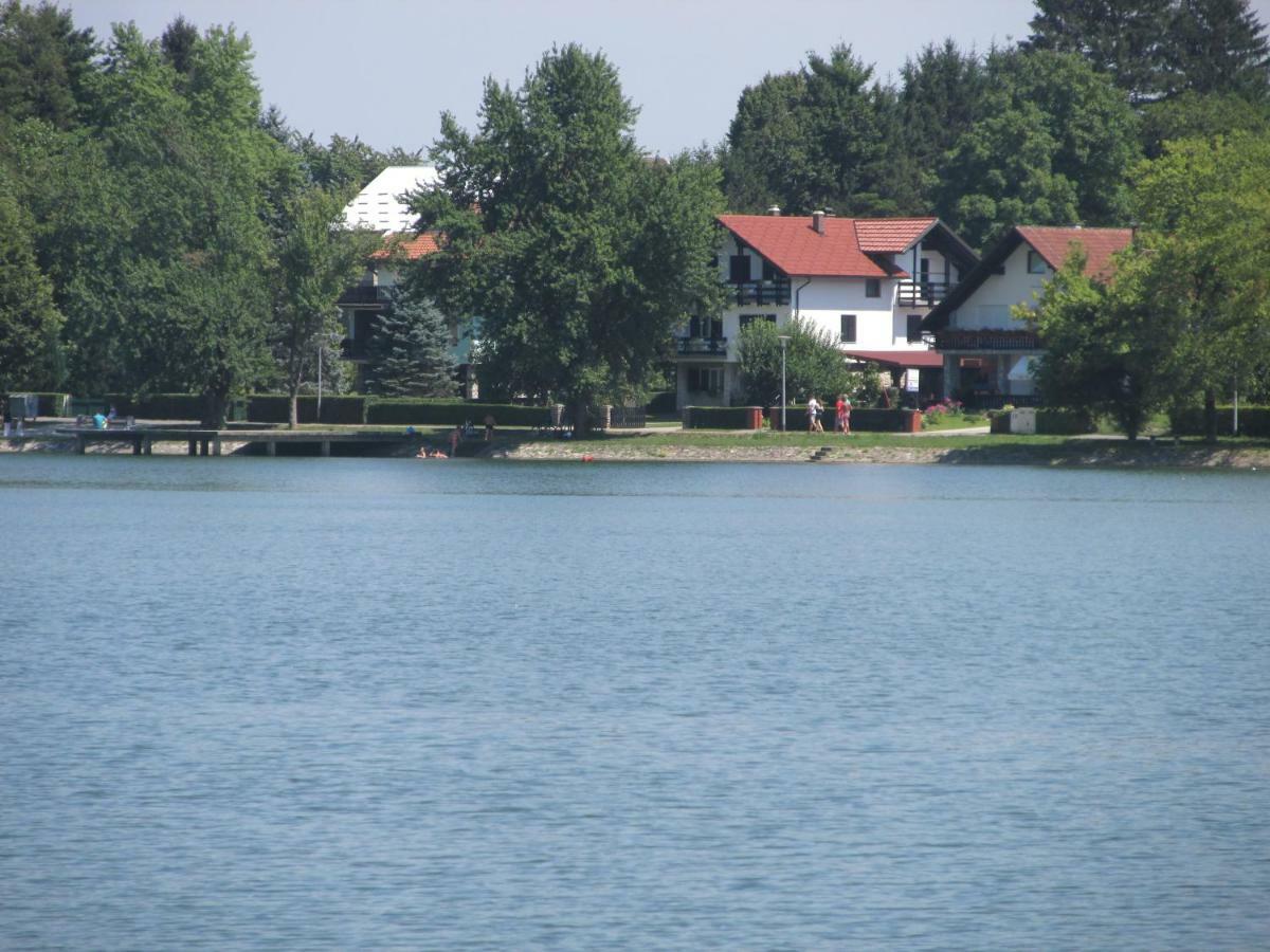 Apartmani Lovro Ogulin Bagian luar foto