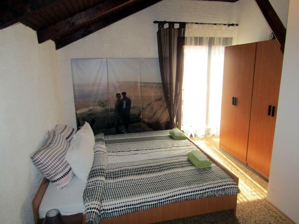 Apartmani Lovro Ogulin Bagian luar foto